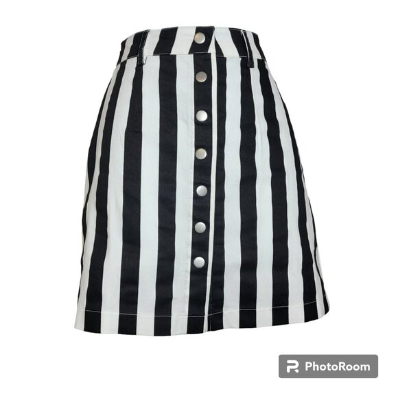 Elle Rae Skirt, Women M, Black & White Stripe w/Silver Snap Front, Short, NWT - Picture 1 of 10